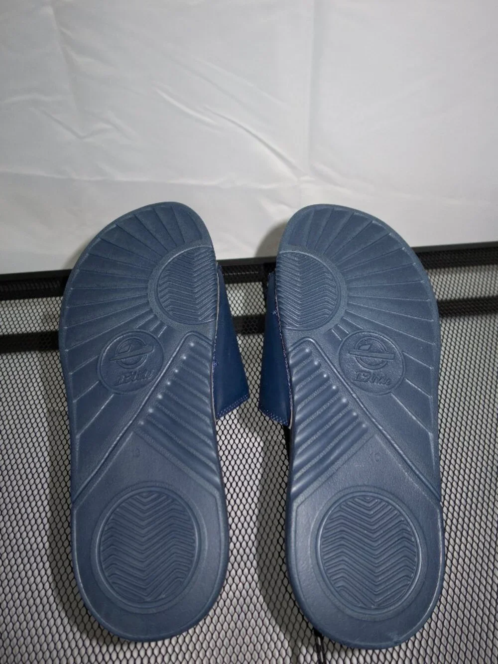 1 of 3 Team Summertime x Elgato Slides